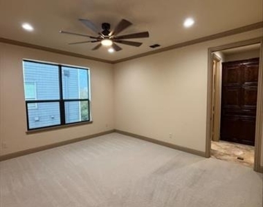 3112 Pavonia Drive - Photo Thumbnail 8