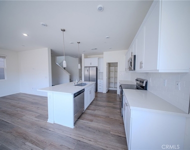 558 Pablo Rd - Photo Thumbnail 3