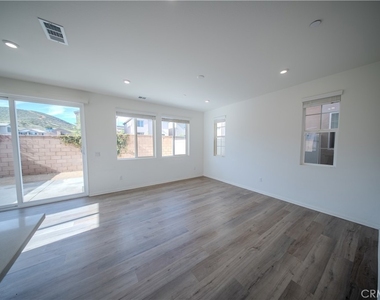 558 Pablo Rd - Photo Thumbnail 5