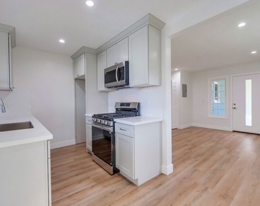 8356 Kittyhawk Avenue - Photo Thumbnail 2