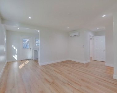 8356 Kittyhawk Avenue - Photo Thumbnail 4