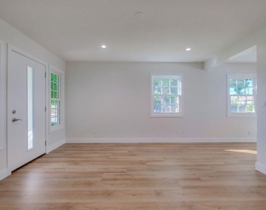 8356 Kittyhawk Avenue - Photo Thumbnail 6