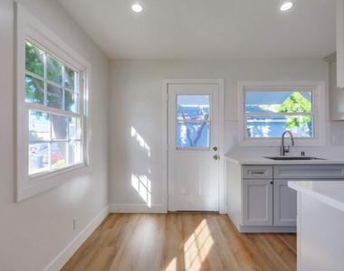 8356 Kittyhawk Avenue - Photo Thumbnail 7