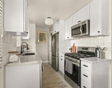 1453 Thomas Ave - Photo Thumbnail 3