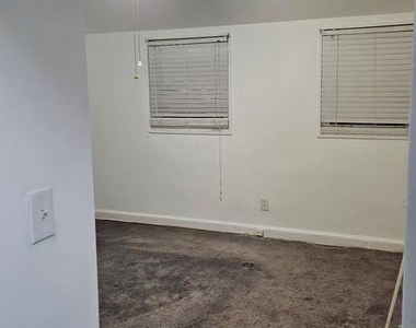 4213 Hildreth Street Se - Photo Thumbnail 6