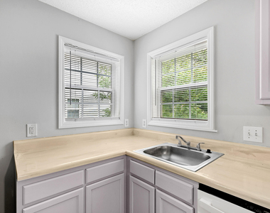 2100 Wolftech Lane - Photo Thumbnail 9