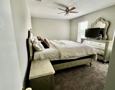 9610 Serenata Court - Photo Thumbnail 16