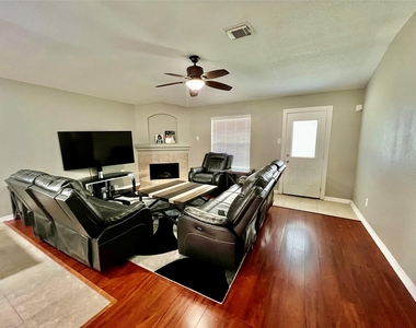 9610 Serenata Court - Photo Thumbnail 6