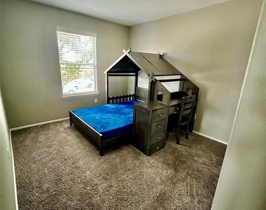 9610 Serenata Court - Photo Thumbnail 17
