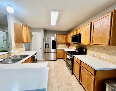 9610 Serenata Court - Photo Thumbnail 4