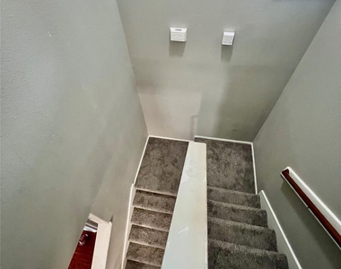 9610 Serenata Court - Photo Thumbnail 13