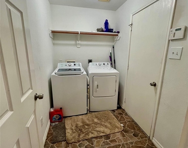 9610 Serenata Court - Photo Thumbnail 11