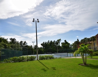 6481 Aragon Way - Photo Thumbnail 26