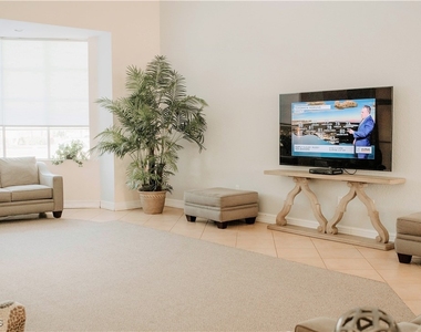 6481 Aragon Way - Photo Thumbnail 38