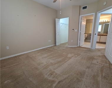 6481 Aragon Way - Photo Thumbnail 20