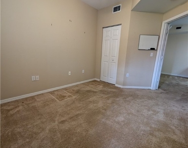 6481 Aragon Way - Photo Thumbnail 14
