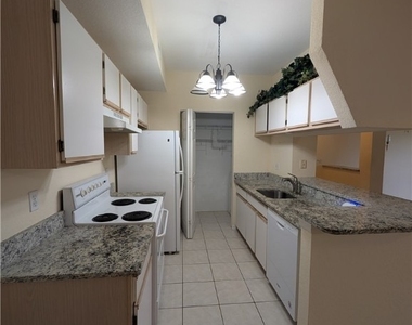 6481 Aragon Way - Photo Thumbnail 7