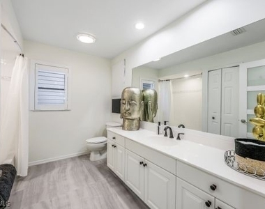 27196 Belle Rio Drive - Photo Thumbnail 11