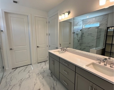 9260 Cormorant Drive - Photo Thumbnail 21