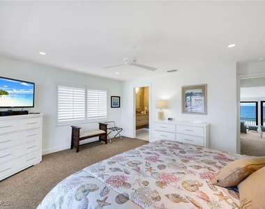2211 Gulf Shore Boulevard N - Photo Thumbnail 11