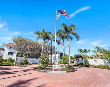 2211 Gulf Shore Boulevard N - Photo Thumbnail 21
