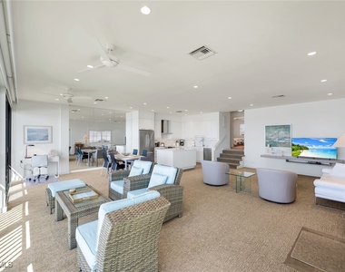 2211 Gulf Shore Boulevard N - Photo Thumbnail 5