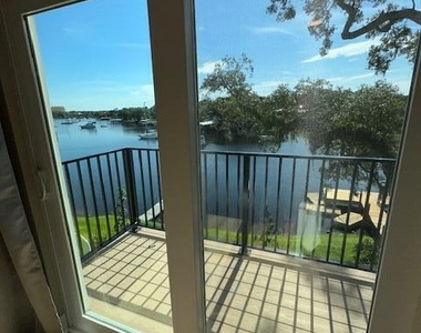 833 Paddleboard Court - Photo Thumbnail 15