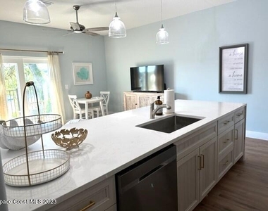 833 Paddleboard Court - Photo Thumbnail 4