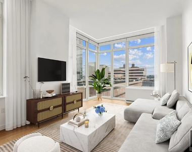 West 45 Street - Photo Thumbnail 1