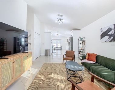 2907 W Arch Street - Photo Thumbnail 3