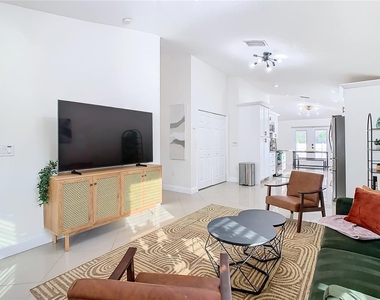 2907 W Arch Street - Photo Thumbnail 4