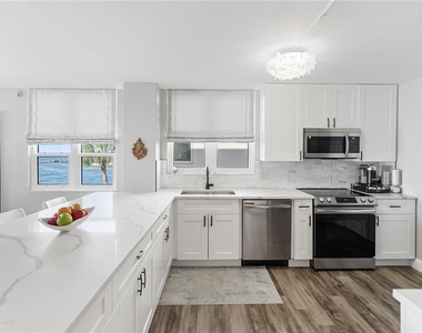 97 Sunset Drive - Photo Thumbnail 3