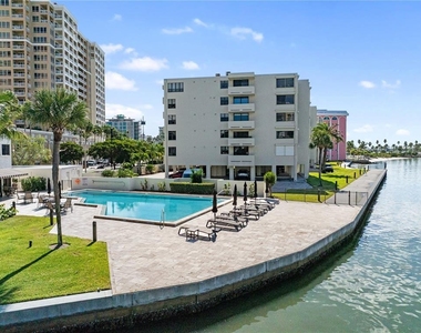 97 Sunset Drive - Photo Thumbnail 33