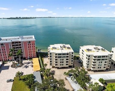 97 Sunset Drive - Photo Thumbnail 56