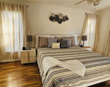 2068 Preymore Street - Photo Thumbnail 5