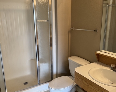 211 North Avenue - Photo Thumbnail 9