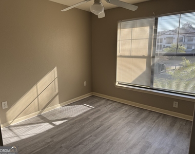 211 North Avenue - Photo Thumbnail 8
