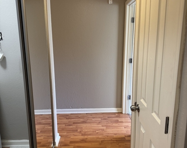 211 North Avenue - Photo Thumbnail 6