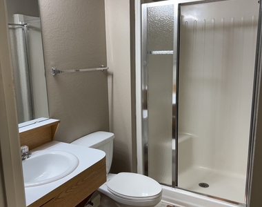 211 North Avenue - Photo Thumbnail 13