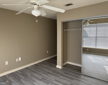 211 North Avenue - Photo Thumbnail 12