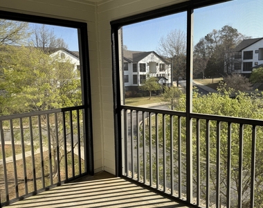 211 North Avenue - Photo Thumbnail 3