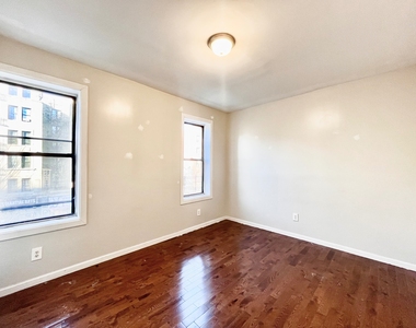 141 Nagle Avenue - Photo Thumbnail 6