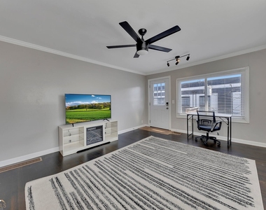 1040 Herndon Street Nw - Photo Thumbnail 4
