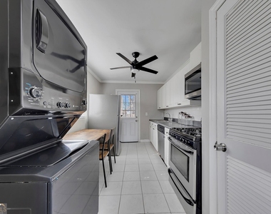 1040 Herndon Street Nw - Photo Thumbnail 6