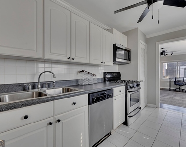 1040 Herndon Street Nw - Photo Thumbnail 9