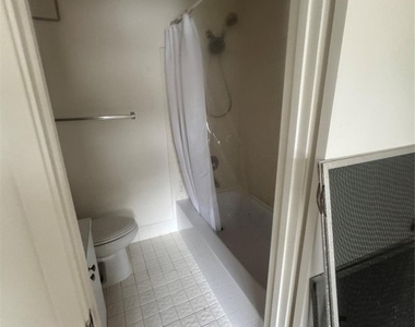 2845 Ne 15th Street - Photo Thumbnail 4
