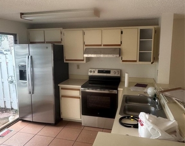 2845 Ne 15th Street - Photo Thumbnail 1