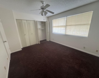 2845 Ne 15th Street - Photo Thumbnail 5