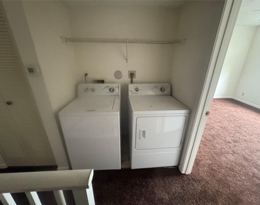 2845 Ne 15th Street - Photo Thumbnail 6