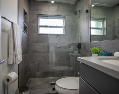 19 Ne 16th Street - Photo Thumbnail 9